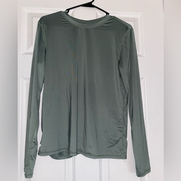 Fabletics Exercise Outfit - Picture 2 of 7